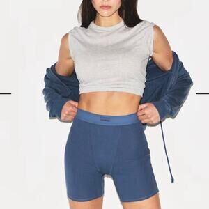 Skims Cotton Rib Logo Boxers Shorts
Loungewear Harbor Women's Sz
Small NWT $36